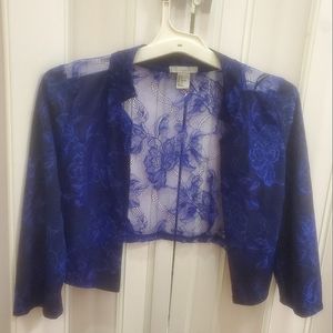Blue & black lacy crop top cardigan with black lining in front and sleeves!